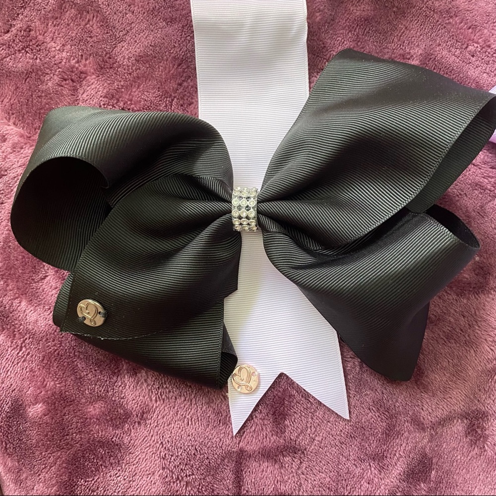 🎀Black with rhinestones in middle 🤩Jo-Jo Bow🎀